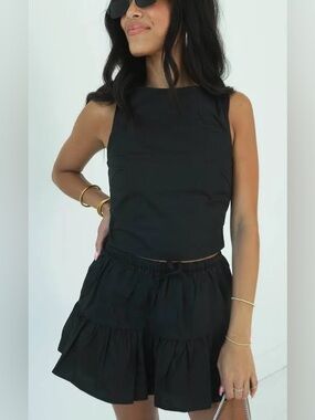 LE LIS Collection 2 piece Plot Twist Set Size: Medium NWT